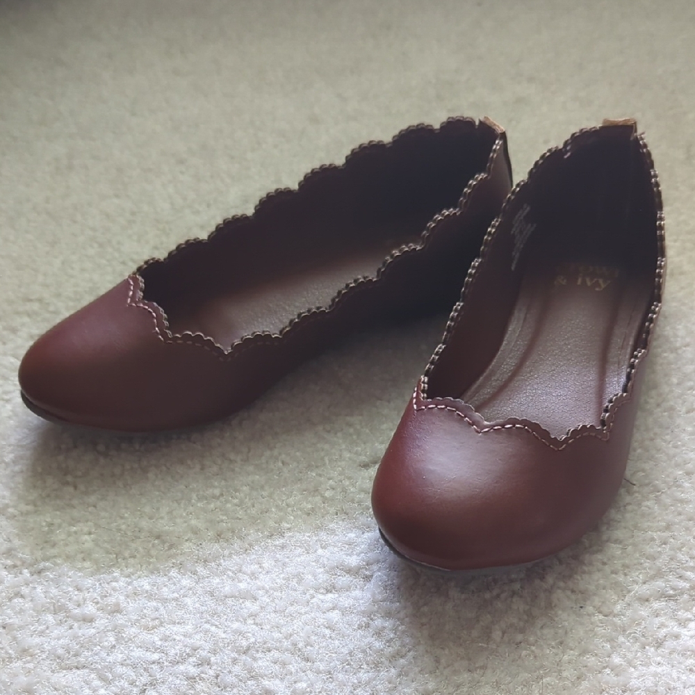 Brown Scalloped Girls Flats